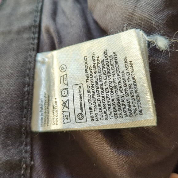 Black Skinny Jeans with Knee Hole - Picture 4 of 4